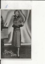 Doris Day met lange handschoenen, Ophalen of Verzenden, 1960 tot 1980, Ongelopen, Sterren en Beroemdheden