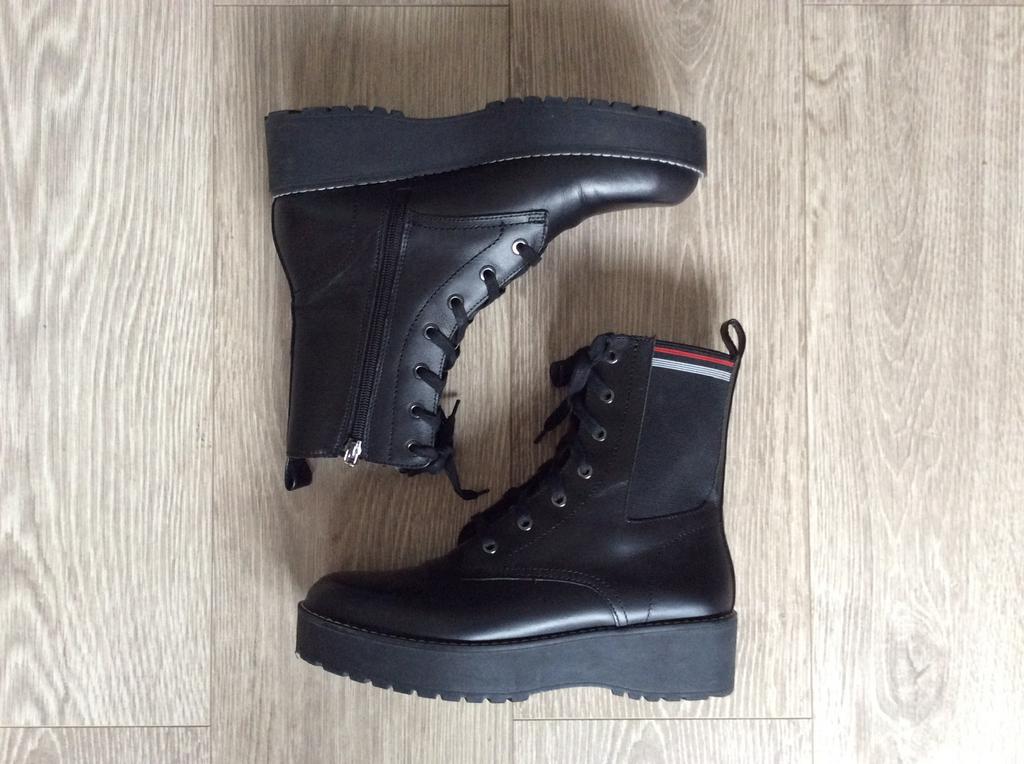 Zwart Zara plateau boots, nieuw, maat 40, Zwart, Lage of Enkellaarzen, Nieuw, Ophalen of Verzenden