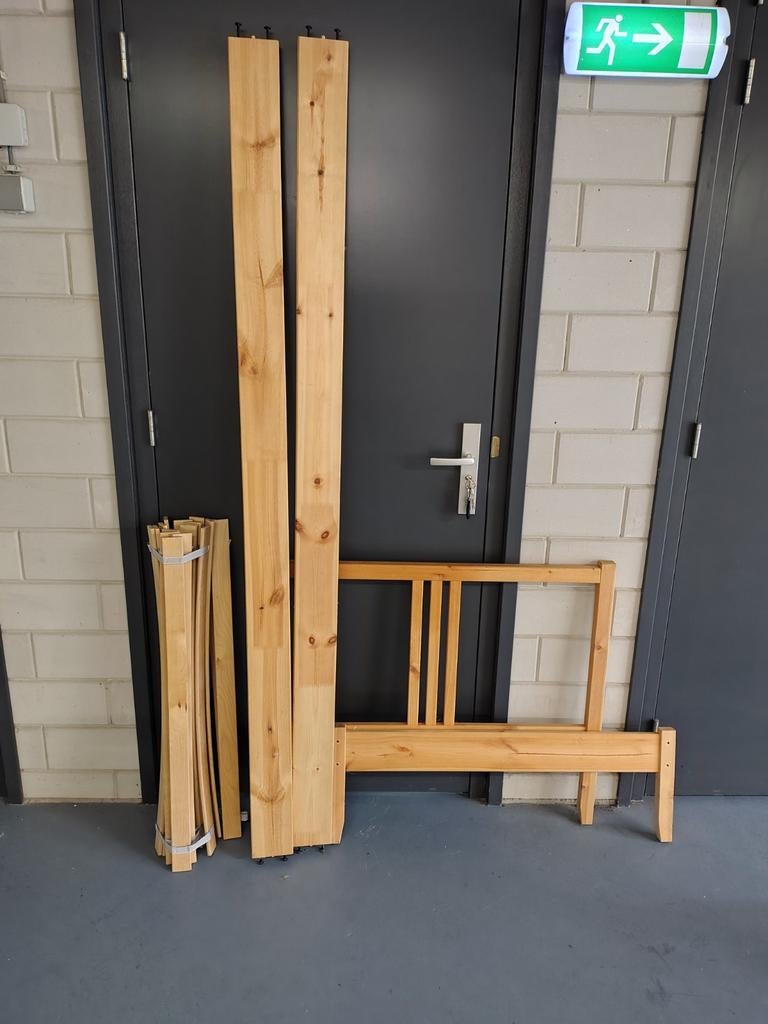 Houten eenpersoonsbed, Ophalen of Verzenden