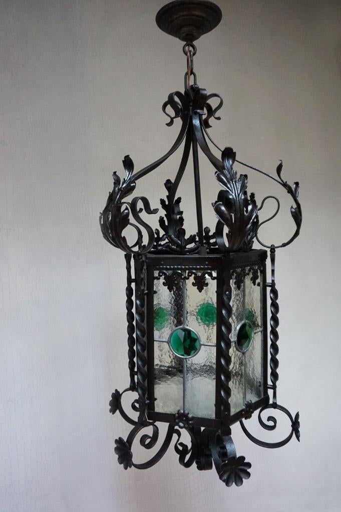 Antieke ijzeren hal lamp/ Lantaarn/ Kasteellamp glas in lood, Antiek en Kunst, Ophalen