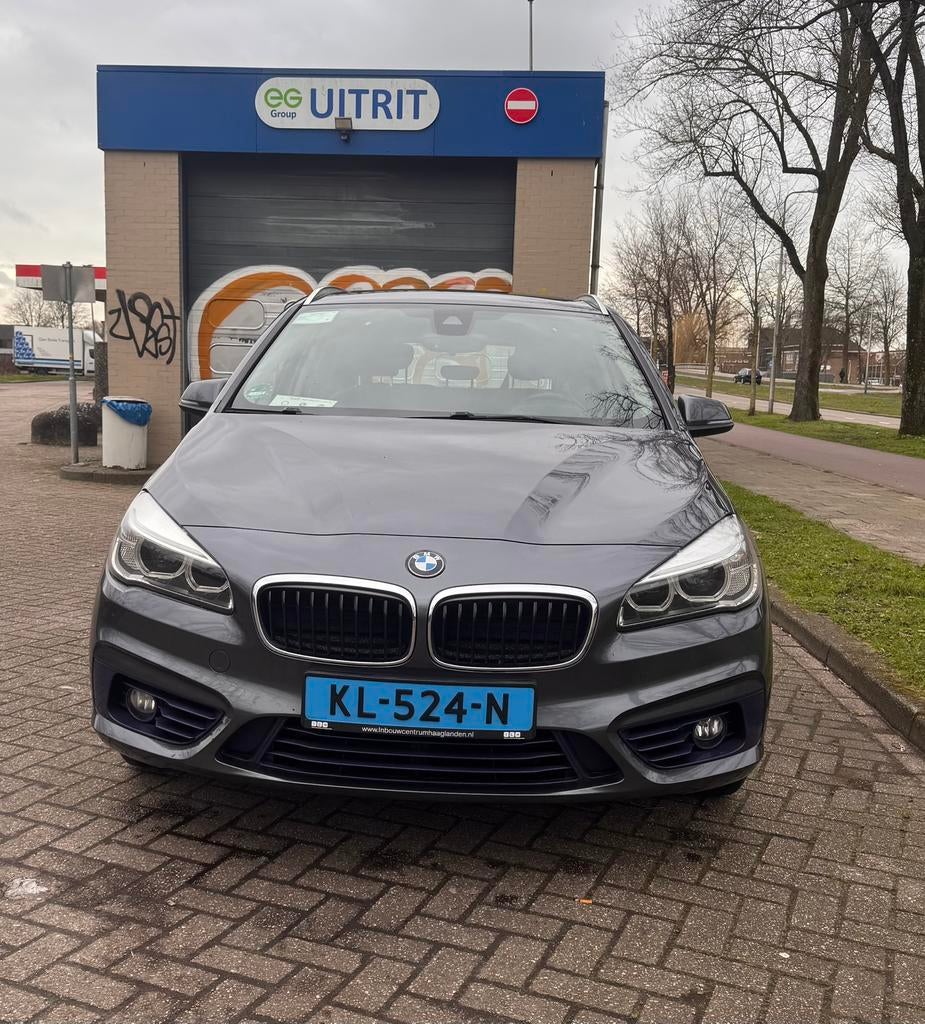 BMW 2-Serie Active Tourer 216d 116pk Aut 2016 Grijs, Auto's, BMW, Euro 5, 1370 kg, Origineel Nederlands, Diesel