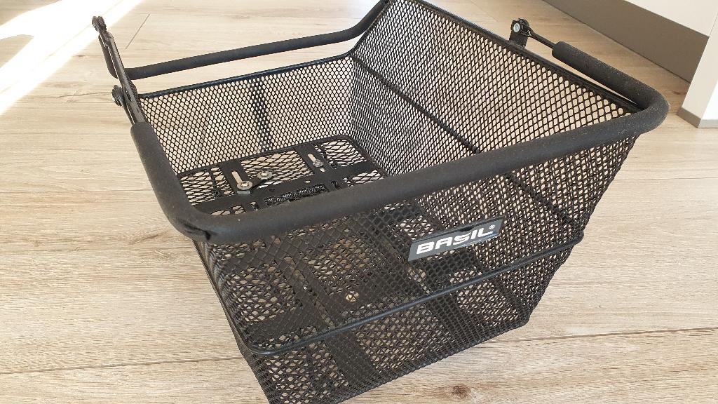Basil fietsmandje zonder Basil bevestiging, Fietsen en Brommers, Ophalen of Verzenden, Gebruikt, Fietsmand, Basil  zwart