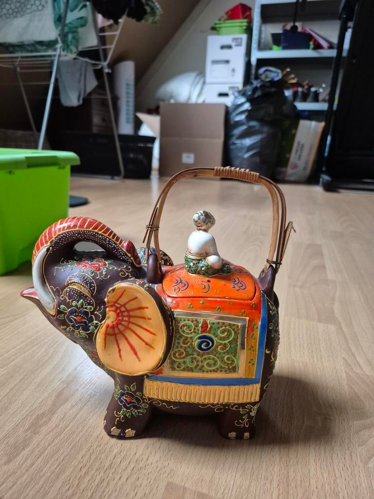 Oosterse theepot olifant., Ophalen, Huis en Inrichting