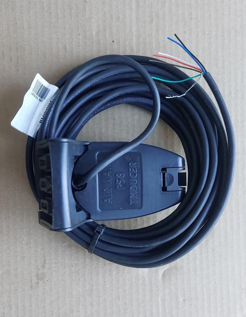 Airmar triducer P58., Watersport en Boten, Ophalen of Verzenden, Zo goed als nieuw, Kabel of Apparatuur