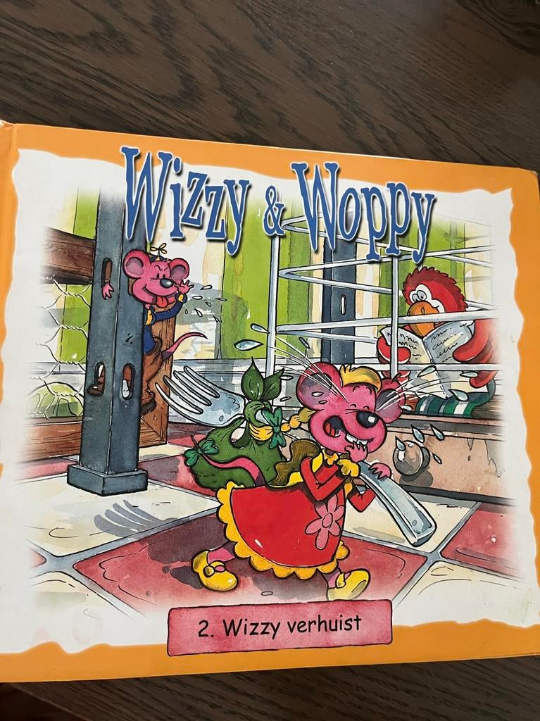 Wizzy en Woppy: Wizzy verhuist - Studio 100 kinderboek, Boeken, Ophalen of Verzenden, Gelezen, Fictie algemeen