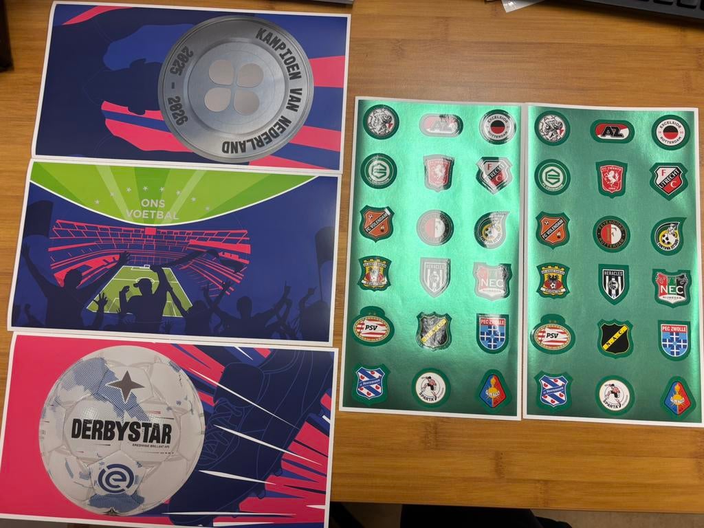 Plus voetbal stickers nieuw!, Plus, Ophalen of Verzenden