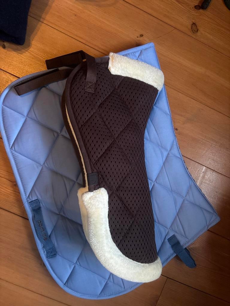 Zadel onderlegger bontje full donkerbruin, Dieren en Toebehoren, Paarden en Pony's | Dekens en Dekjes, Ophalen of Verzenden