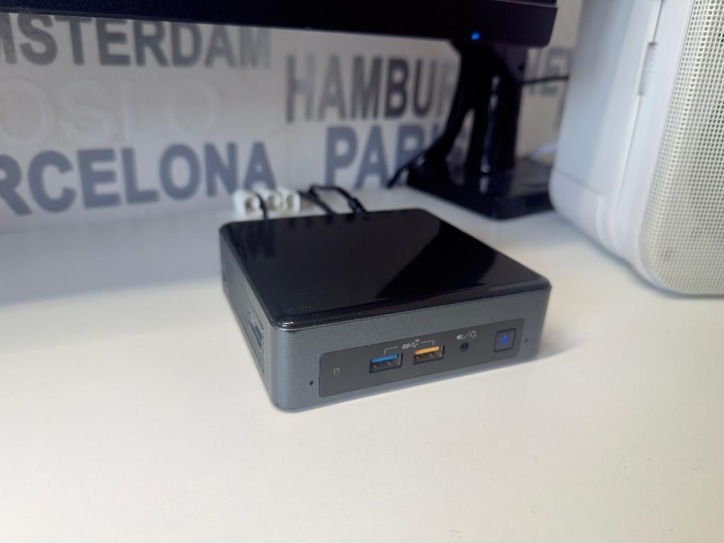 Intel NUC 8 Intel i5 16GB RAM 256GB NVMe SSD - (new fan), Computers en Software, Desktop Pc's, 256 GB, Intel NUC, Ophalen of Verzenden