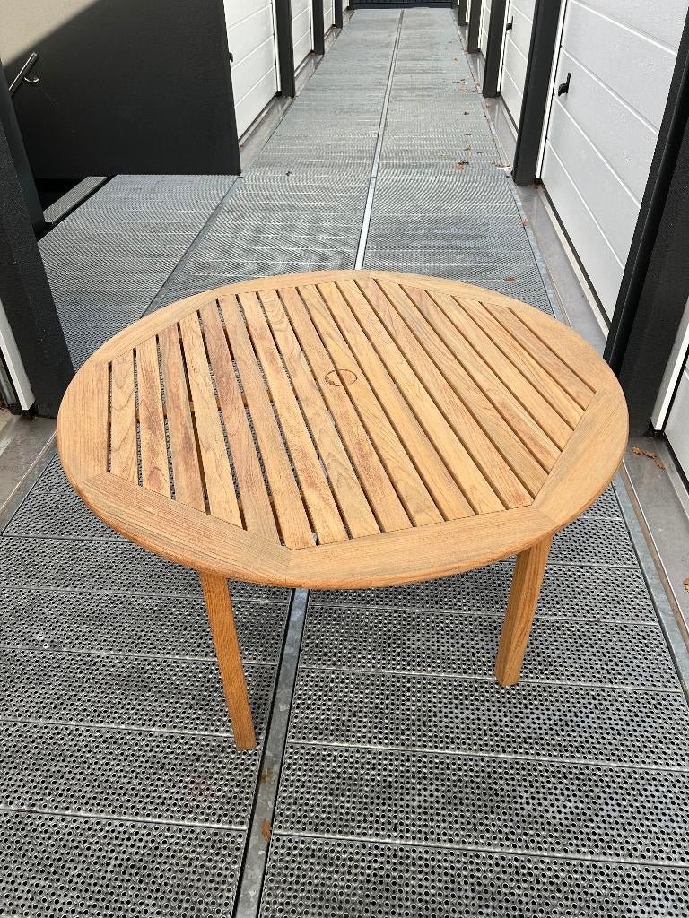 Gloster ronde teakhouten tuintafel / 100 cm, Tuin en Terras, Ophalen, Joost.buur@ziggo.nl, Zo goed als nieuw, Teak Uneak
