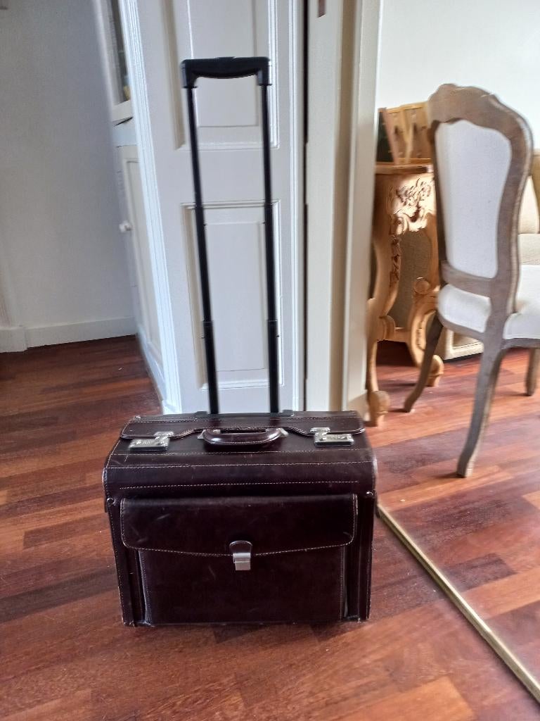 attache koffer / advocaten koffer, Gebruikt, 45 tot 55 cm, Leer, Wieltjes