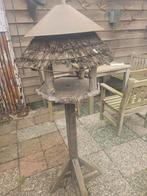 Rustiek vogelhuisje op paal met rieten dak, Ophalen of Verzenden, Gebruikt