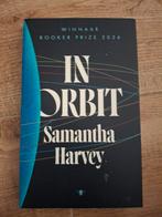 Samantha Harvey - In orbit, Ophalen of Verzenden, Zo goed als nieuw, Samantha Harvey