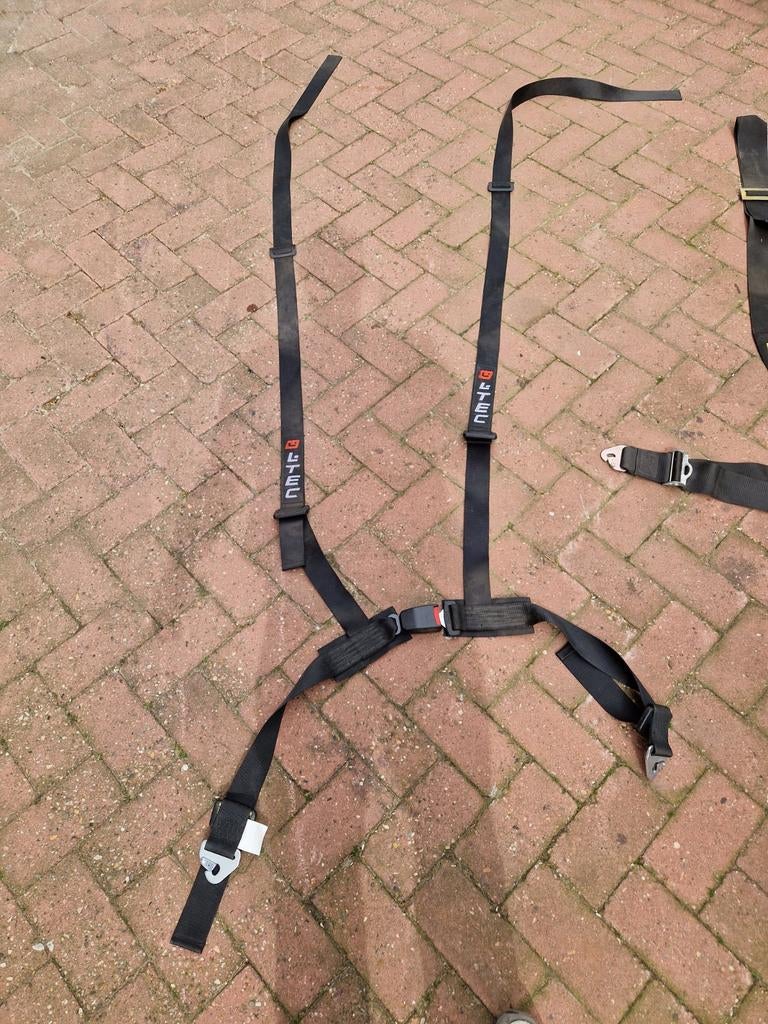 L-Tec 4-punts gordel in goede staat, Ophalen