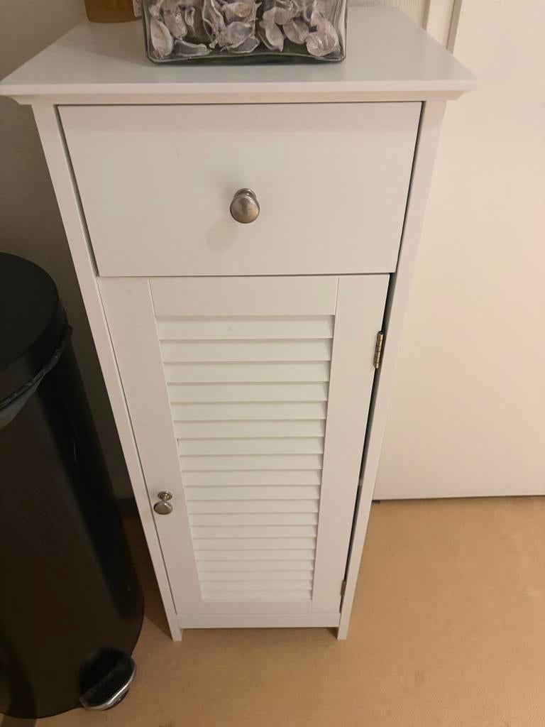 Witte smalle lage kast met lade en louvredeur, Ophalen, Zo goed als nieuw
