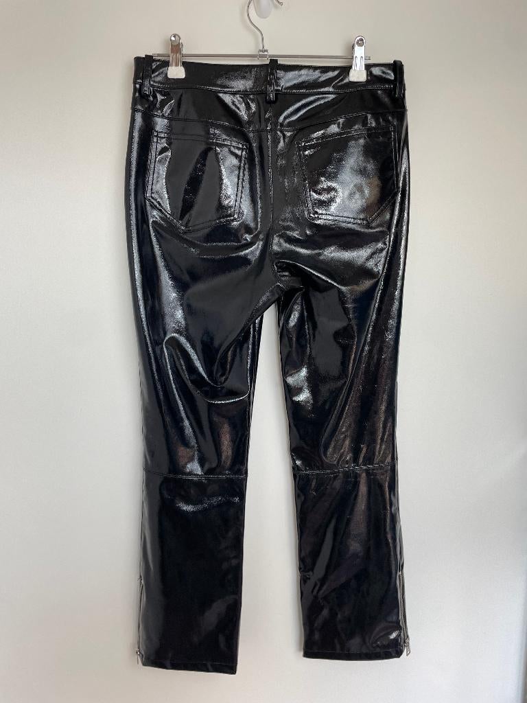Maje Paveli vinyl cropped broek zwart slim high rise maat 38, Kleding | Dames, Broeken en Pantalons, Maat 38/40 (M), Contactformulier website