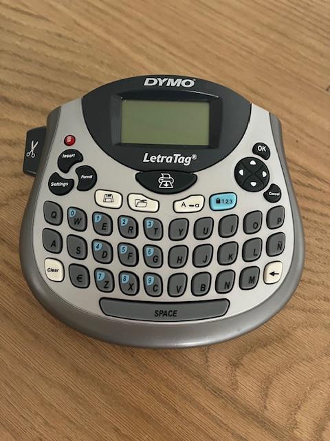 Dymo letratag, Computers en Software, Labelprinters, Gebruikt, Qwerty, Ophalen of Verzenden, Dymo LabelWriter