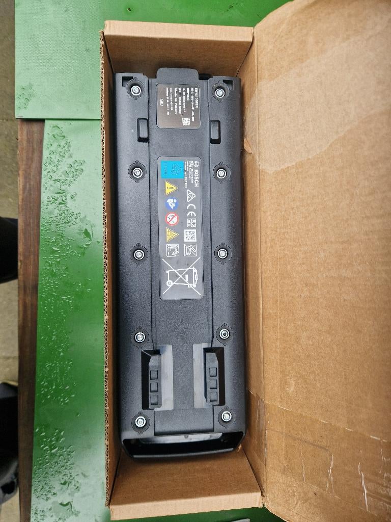 Smart Bosch Accu 400wh oplader 4A.en display nieuwe., Fietsen en Brommers, Fietsaccessoires | Fietsaccu's, Ophalen of Verzenden