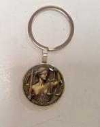 Sleutelhanger vrouwe Justitia, Ophalen of Verzenden, Zo goed als nieuw
