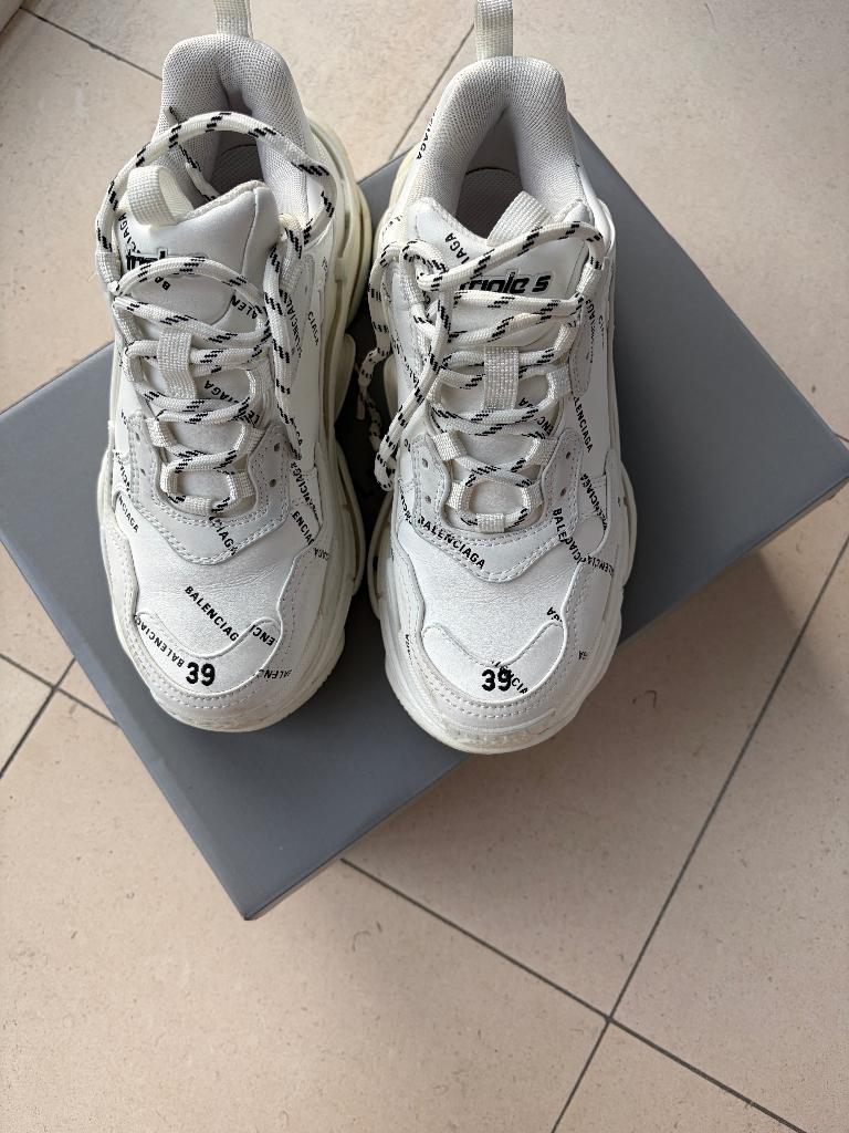Balenciaga triple s all over logo wit sneaker dames, Balenciaga, Verzenden, Wit, Nieuw