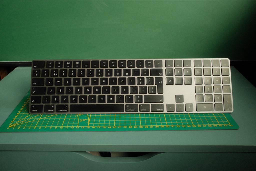 Apple Magic Keyboard 2 met Numpad Space Gray A1843, Computers en Software, Toetsenborden, Ophalen of Verzenden, Qwerty, Zo goed als nieuw