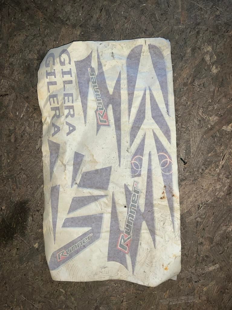 Gilera runner zig zag stickerset na maak, Ophalen of Verzenden