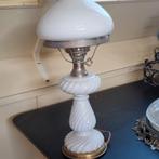 Vintage staande lamp met melkglas kap, Gebruikt, Vintage, Klassiek, Ophalen of Verzenden, Glas