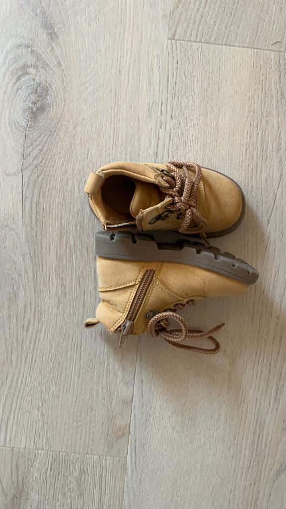 Baby en kinderschoentjes maat 20 en 25, Kinderen en Baby's, Ophalen of Verzenden, Gebruikt, Jongetje of Meisje, Schoentjes