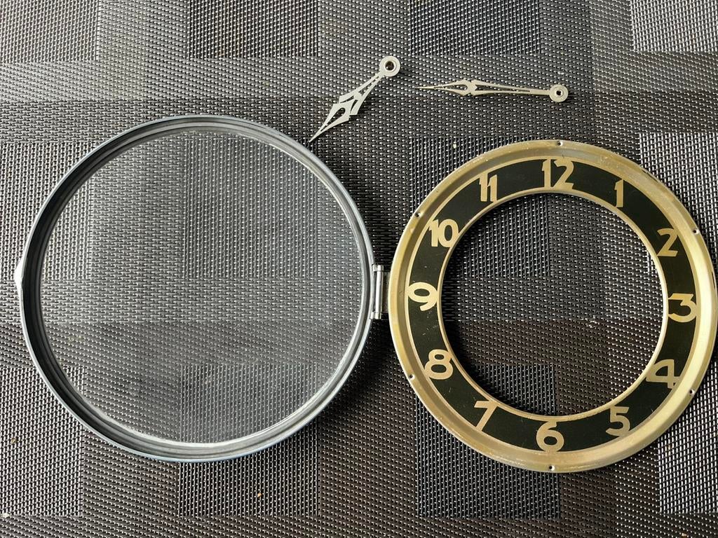 Bolglasdeur, cijferring met wijzers., Antiek en Kunst, Antiek | Klokken, Ophalen