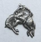 Western broche metaal rodeo bronco cowboy, Sieraden, Tassen en Uiterlijk, Overige materialen, 4 tot 7 cm, Gebruikt, Ophalen of Verzenden
