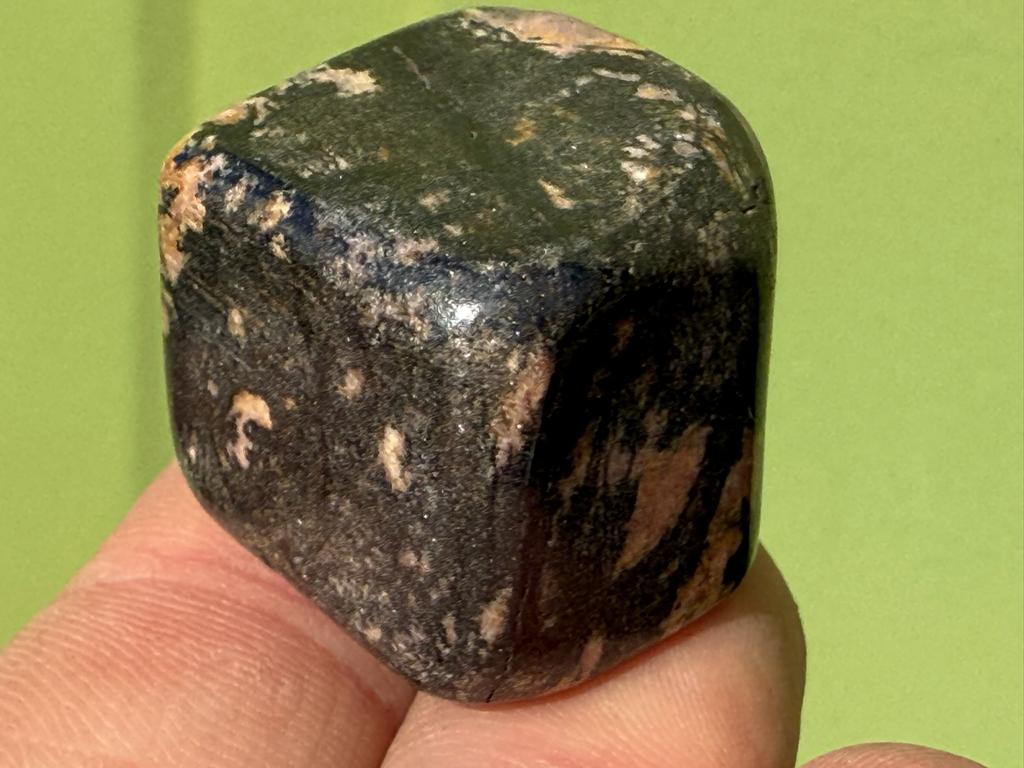 Rhodoniet broekzaksteen trommelsteen mineralen, Ophalen, Mineraal