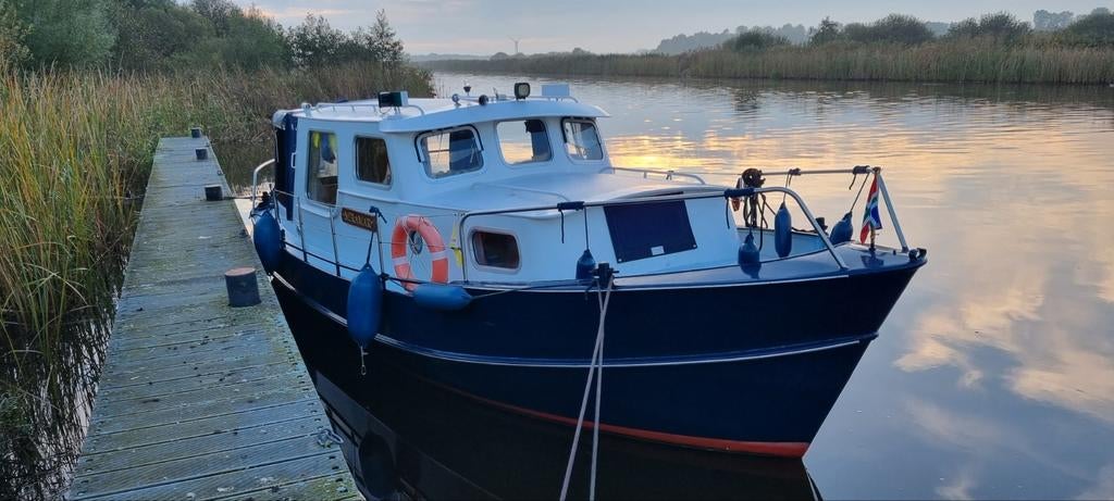 Beenhakker Kotter - Robuuste en Comfortabele Motorboot, Ophalen, Gebruikt, Staal, Binnenboordmotor