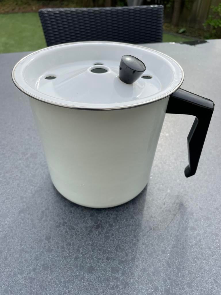 Vintage emaille melkkoker, Ophalen