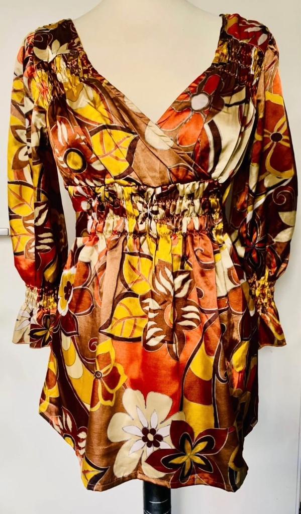 Satijnen top warme kleuren maat S/M, Kleding | Dames, Maat 38/40 (M), Bruin, Ophalen of Verzenden, Lange mouw