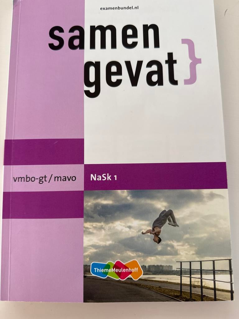 Samengevat vmbo-gt NaSk 1 - Examenbundel Thiememeulenhoff, Ophalen of Verzenden, Zo goed als nieuw, VMBO, Natuurkunde