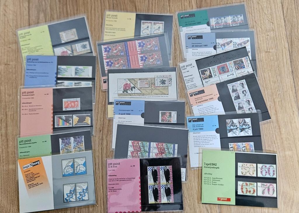 Postzegelmapjes Nederland, Postzegels en Munten, Postzegels | Toebehoren, Verzenden, Overige typen