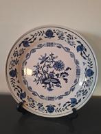 Bord en twee schalen met blauw motief, Antiek en Kunst, Ophalen of Verzenden
