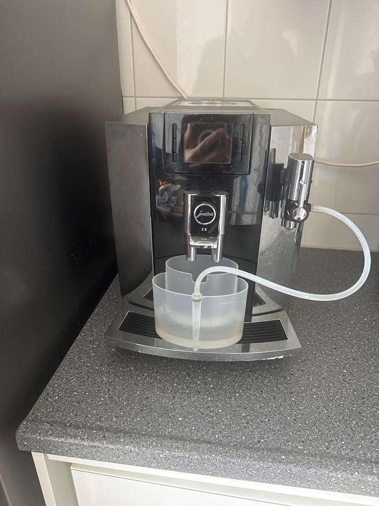 JURA E8 Koffieapparaat - Recent Onderhoud Gehad, Witgoed en Apparatuur, Koffiezetapparaten, Afneembaar waterreservoir, Koffiemachine