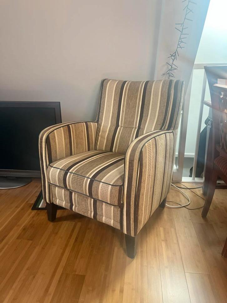Comfortabele fauteuil in goede staat - gestreept design, Huis en Inrichting, Fauteuils, Gebruikt, Stof, 75 tot 100 cm, Ophalen