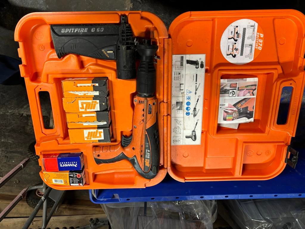 Spit Spitfire P370 spijkerpistool met patronen, Ophalen of Verzenden, Gebruikt