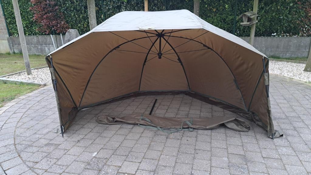 Jrc brolly in goede staat., Watersport en Boten, Hengelsport | Karpervissen, Ophalen of Verzenden