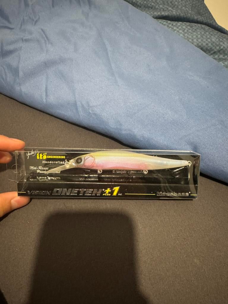 Megabass oneten +1 baby kingyo, Watersport en Boten, Hengelsport | Roofvissen, Ophalen of Verzenden, Nieuw, Overige typen