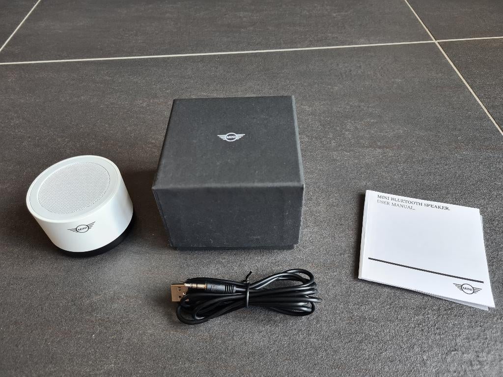 NIEUW in doos, mooie automerk MINI bluetooth speaker., Overige merken, Nieuw, Ophalen of Verzenden, Center speaker