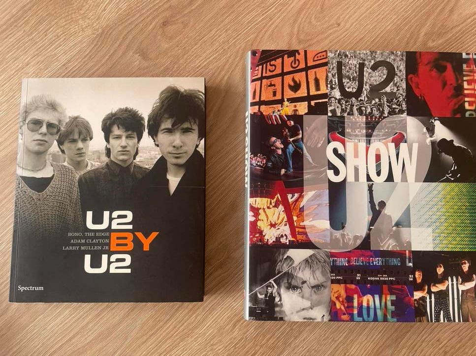 U2 boeken: U2 by U2 en U2 Show - Collectors items, Ophalen of Verzenden, Zo goed als nieuw, Artiest