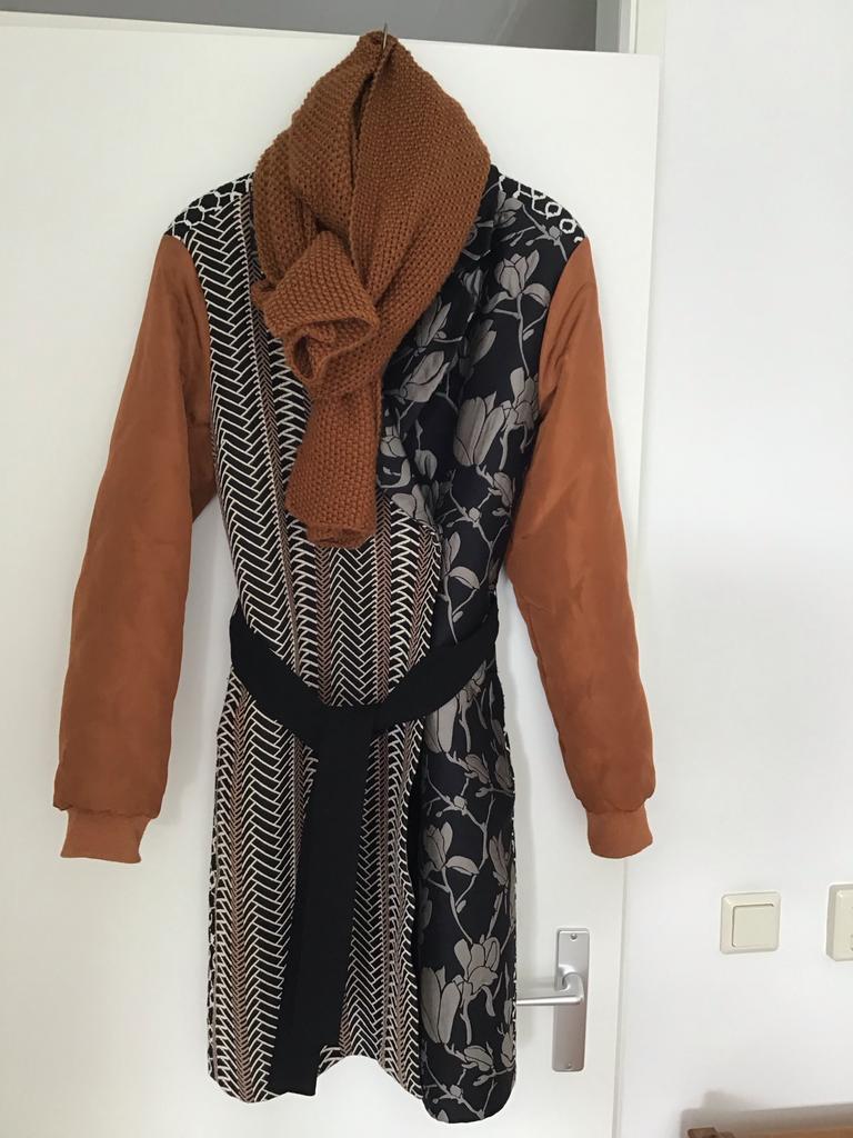 Summum jas maat 38 met sjaal, Kleding | Dames, Ophalen of Verzenden, Zo goed als nieuw, Maat 38/40 (M), Overige kleuren