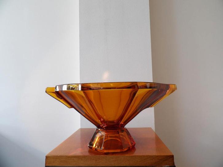 Art Deco grote Schaal op voet Boheems, amber, Antiek en Kunst, Antiek | Glas en Kristal, Ophalen of Verzenden