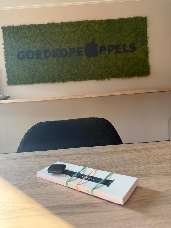 Apple Watch SE 2e Generatie 44MM 100% accu, Sieraden, Tassen en Uiterlijk, Sporthorloges, Ophalen