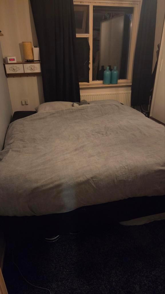 Boxspring 180 cm bij 200 cm gratis, Huis en Inrichting, Slaapkamer | Boxsprings, Gebruikt, 180 cm, 200 cm, Tweepersoons, Crème