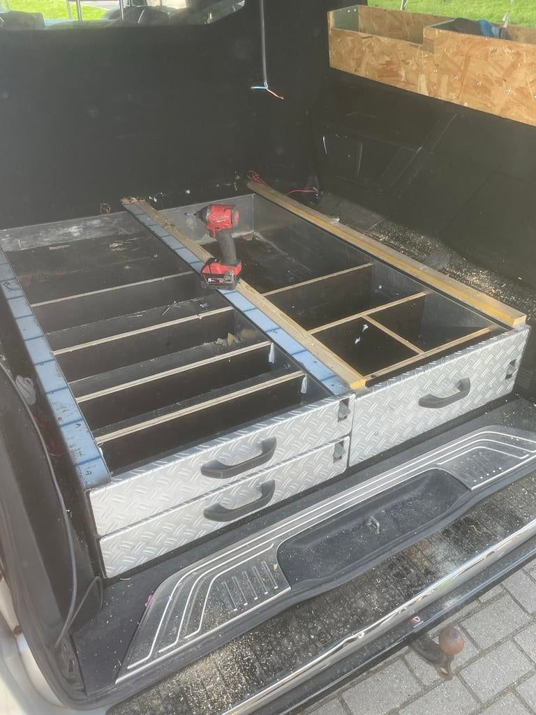 Degelijke lades voor bedrijfswagen - 150x60x25 cm (2x), Ophalen, Gebruikt
