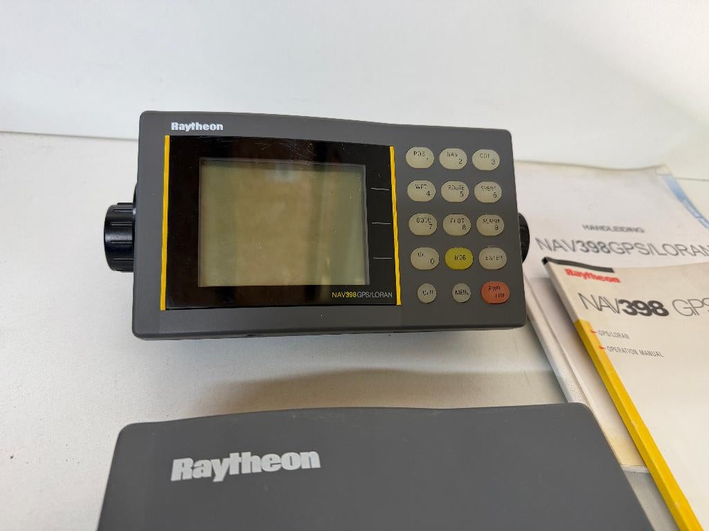 Raytheon Raymarine NAV398 GPS Loran, Watersport en Boten, Navigatiemiddelen en Scheepselektronica, Ophalen of Verzenden, Gebruikt