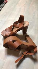 Bruine sandalen met hak, Kleding | Dames, Schoenen, Ophalen of Verzenden, Gedragen, Bruin, Sandalen of Muiltjes